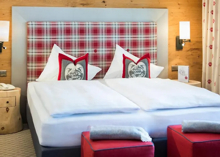 Alois 4 Sterne Superior 4* Tux