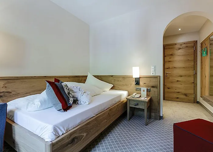 Alois 4 Sterne Superior 4* Tux