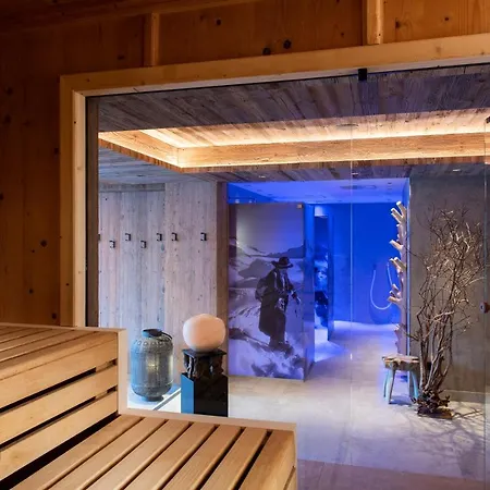 Alois 4 Sterne Superior 4* Tux