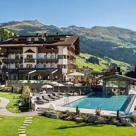 Alois 4 Sterne Superior 4* Tux