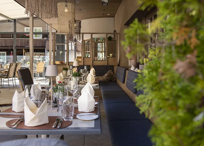 Alois 4 Sterne Superior 4* Tux